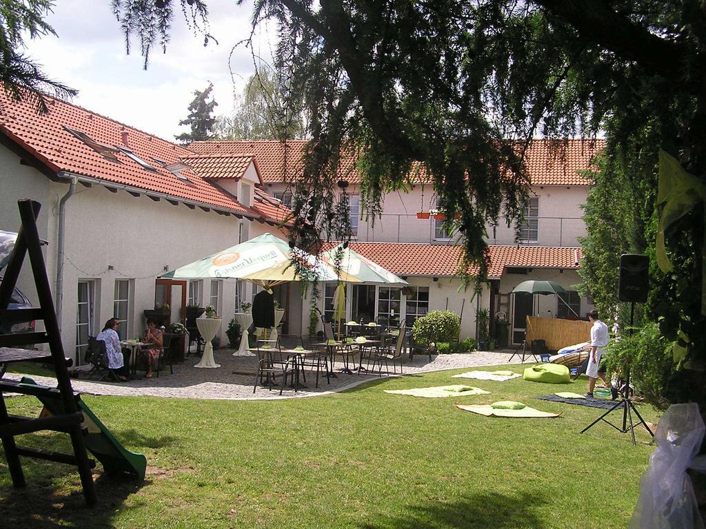 Alt Pension Прага Экстерьер фото
