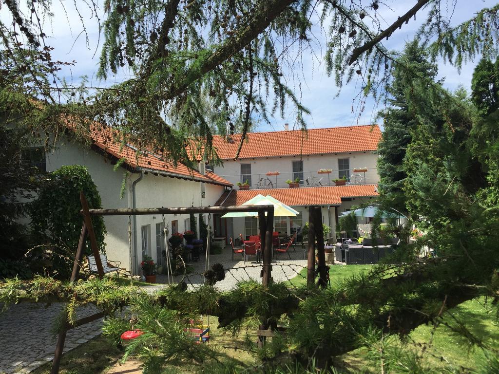 Alt Pension Прага Экстерьер фото