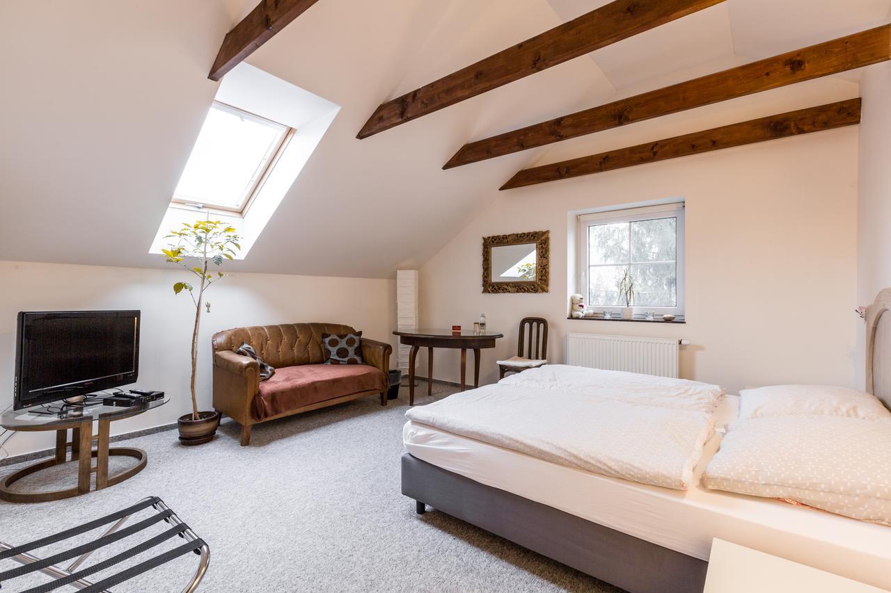 Alt Pension Прага Экстерьер фото