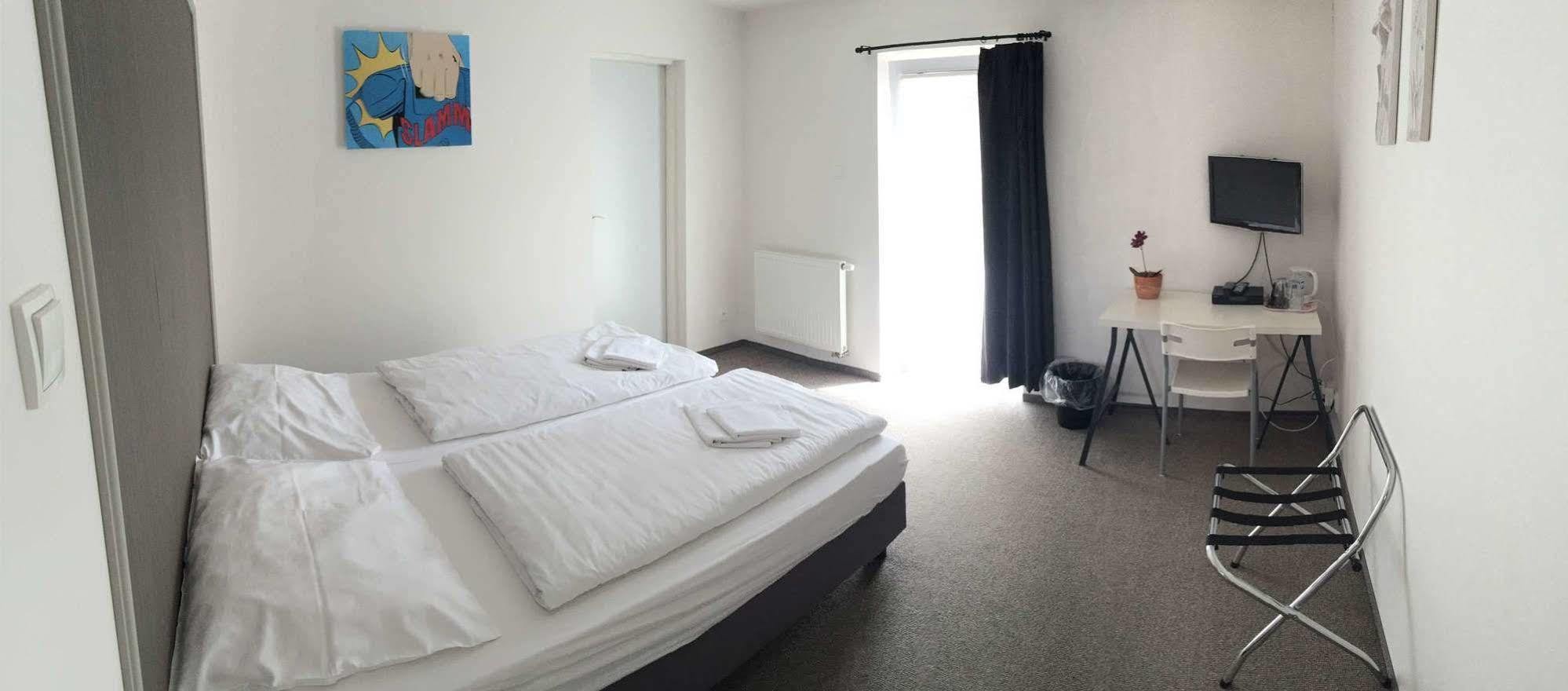 Alt Pension Прага Экстерьер фото