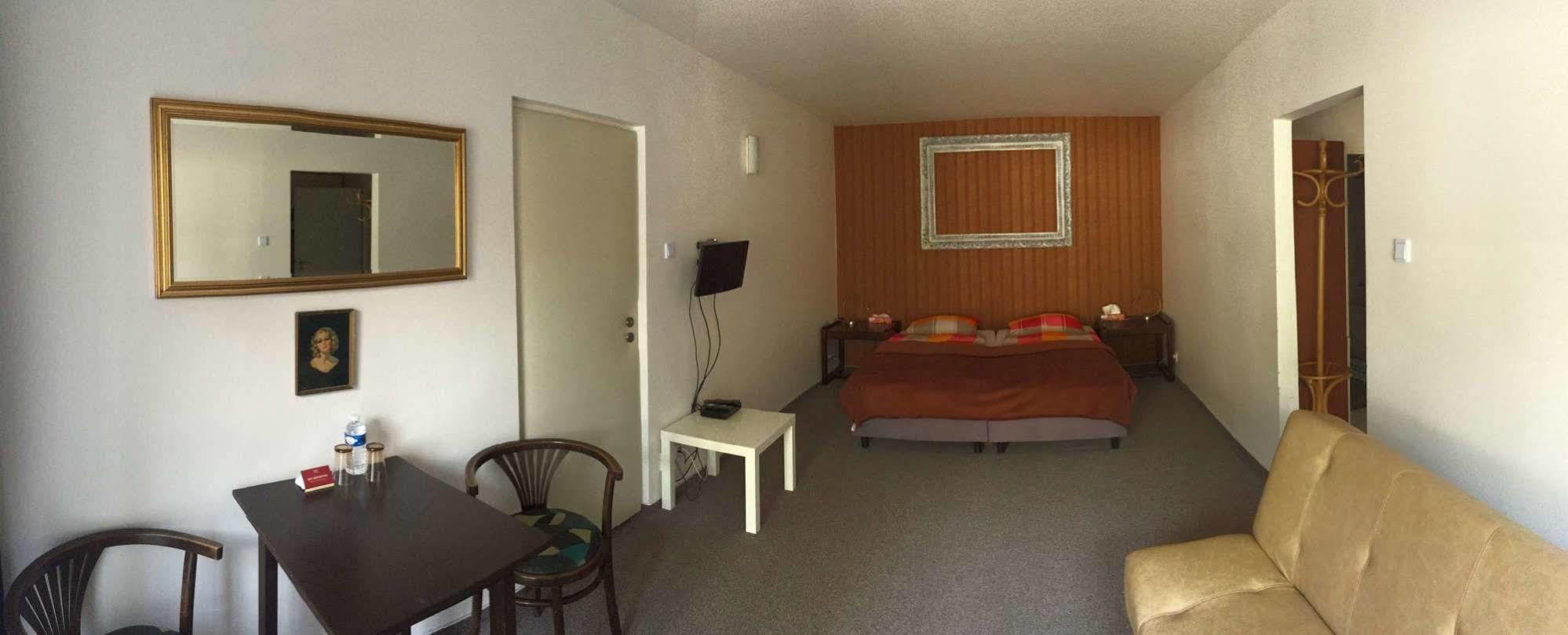 Alt Pension Прага Экстерьер фото