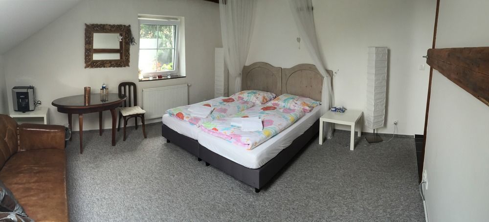 Alt Pension Прага Экстерьер фото